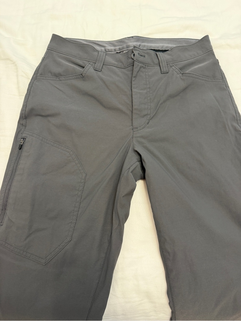 Eddie Bauer Men's Gray Cargo Pants